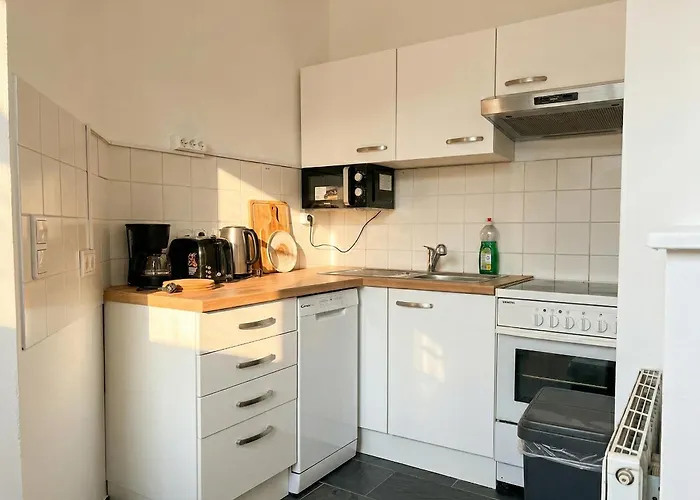 Modern Private With Balcony Near Belvedere Palace Διαμέρισμα Βιέννη