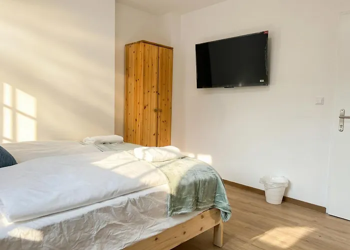 Modern Private With Balcony Near Belvedere Palace * Βιέννη