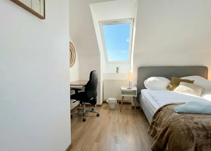 Modern Private With Balcony Near Belvedere Palace