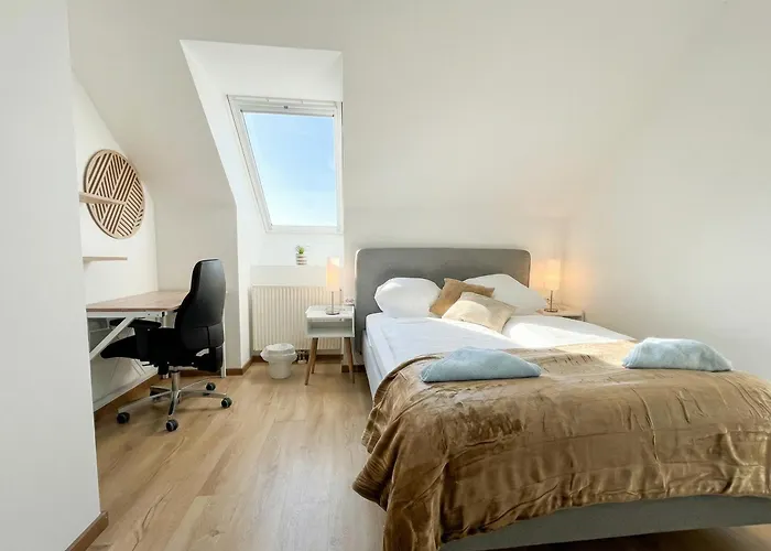 Modern Private With Balcony Near Belvedere Palace *