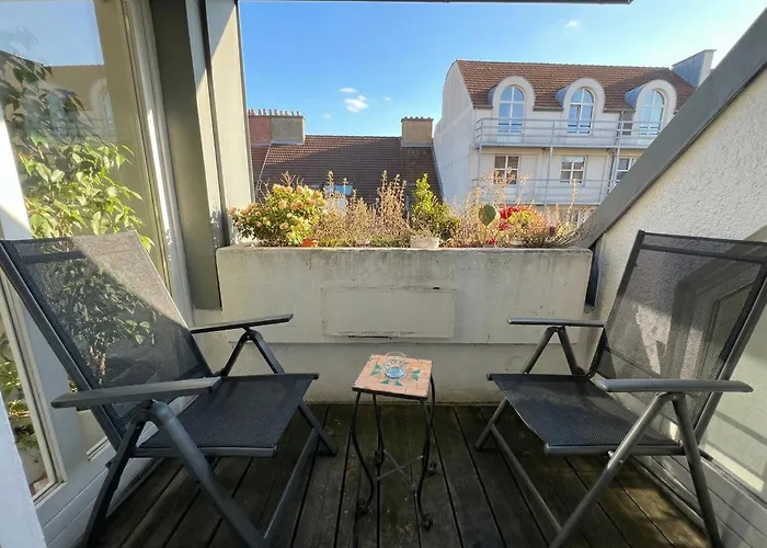 Modern Private With Balcony Near Belvedere Palace