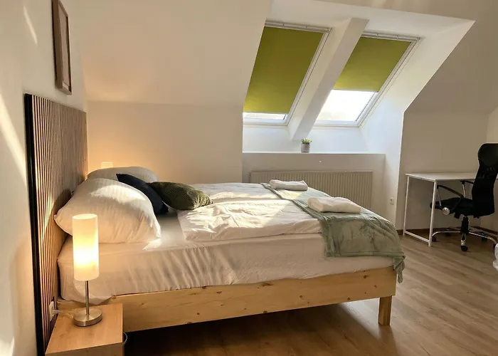 Modern Private With Balcony Near Belvedere Palace