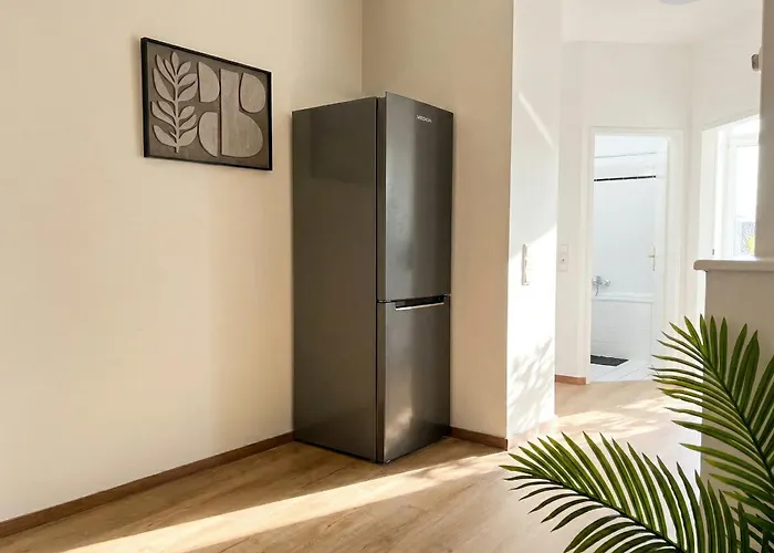 Modern Private With Balcony Near Belvedere Palace Διαμέρισμα *