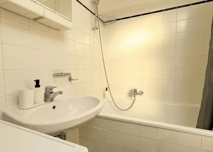 Modern Private With Balcony Near Belvedere Palace * Βιέννη
